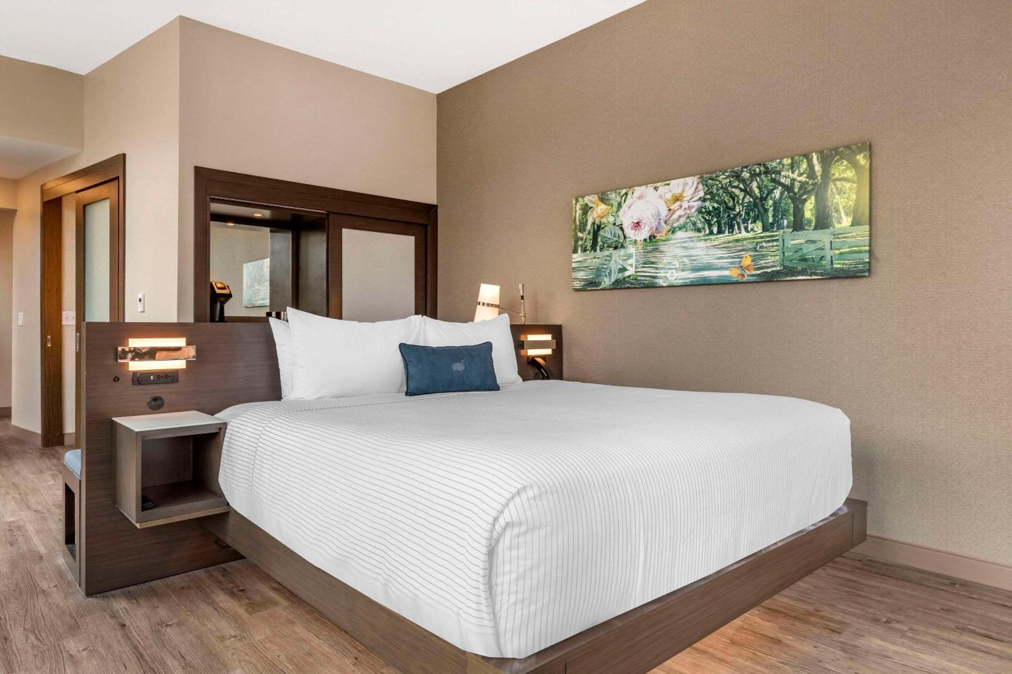 Cambria Hotel Savannah Downtown Historic District Экстерьер фото